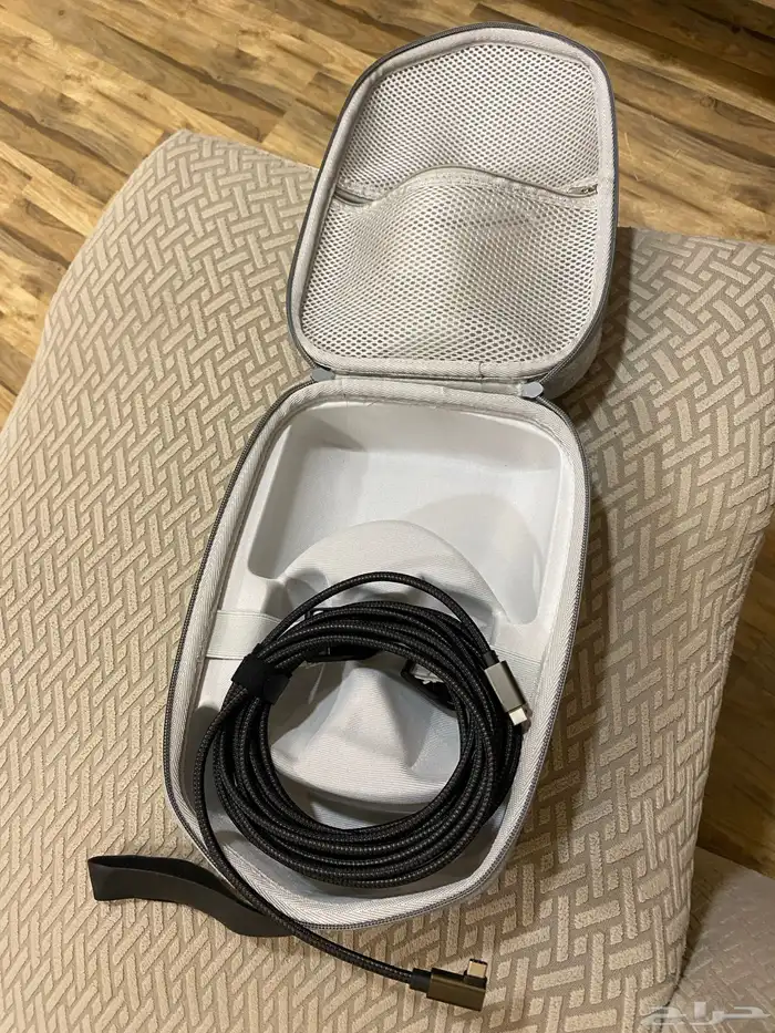 قاعدة شحن ميتا كويست 3 1