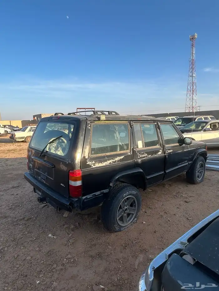 قطع غيار جيب شروكي مستعمل تشليح 4