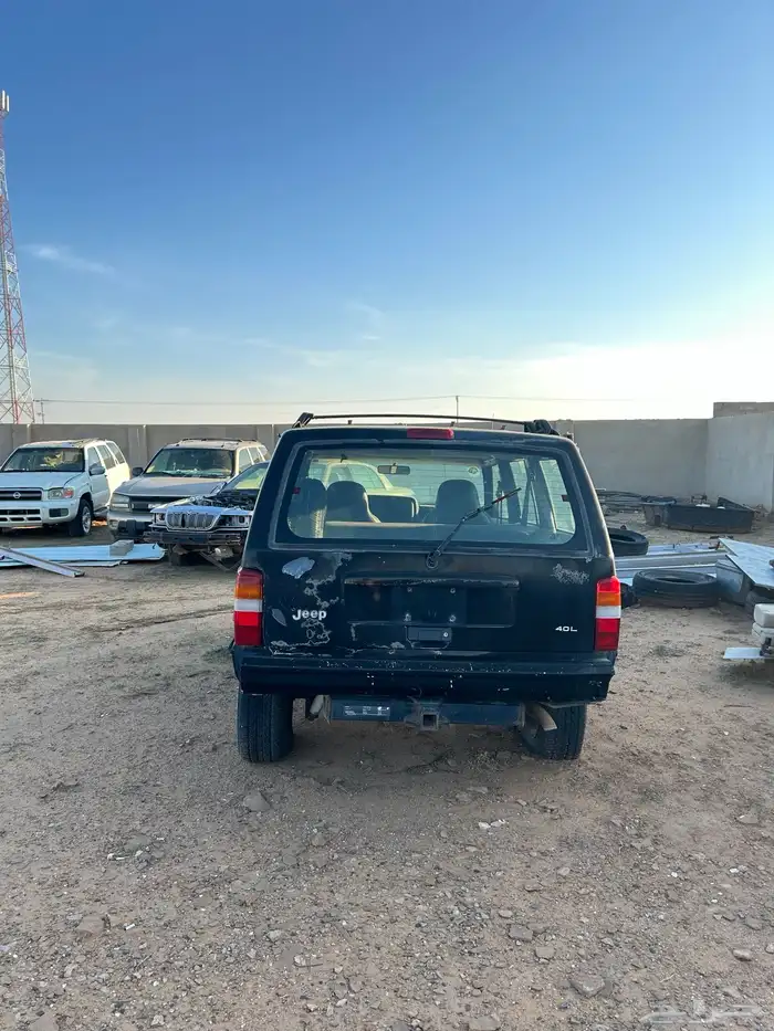 قطع غيار جيب شروكي مستعمل تشليح 3