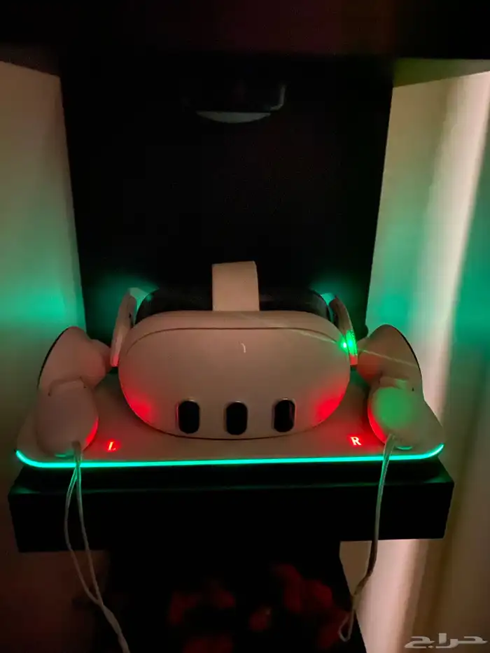 قاعدة شحن ميتا كويست 3 0