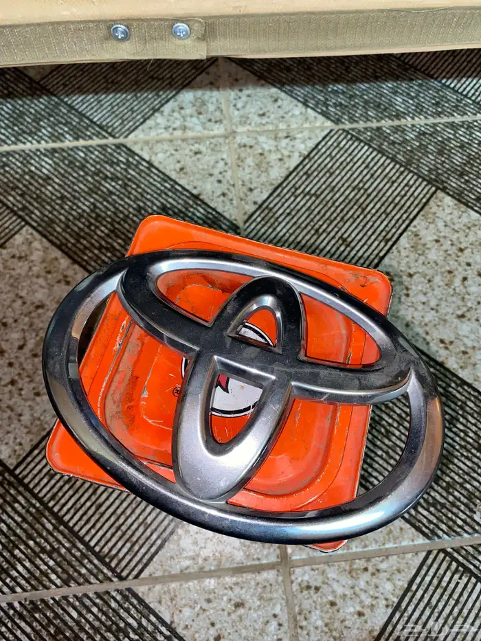 علامة تيوتا افالون 0