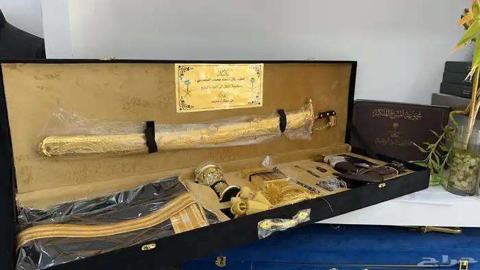 هدية بوكس سيف وبشت وجنبية وعطر مع المجموعة سيوف المجد 0