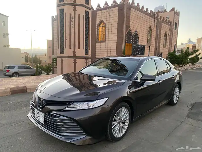 تويوتا كامري 2019 فل كامل لومير عداد 83 الف 0