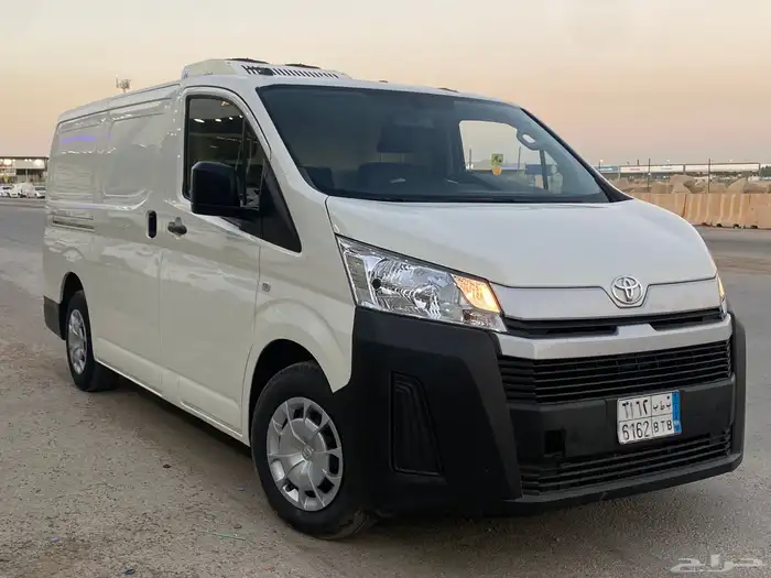 تويوتا باص بضاعه ثلاجه 2023 ديزل ممشى قليل 0