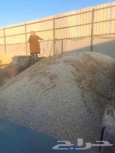 رمل بجميع انواعه رمل احمر ولياسه وبناء غراء بلاط دفان بلاط 2