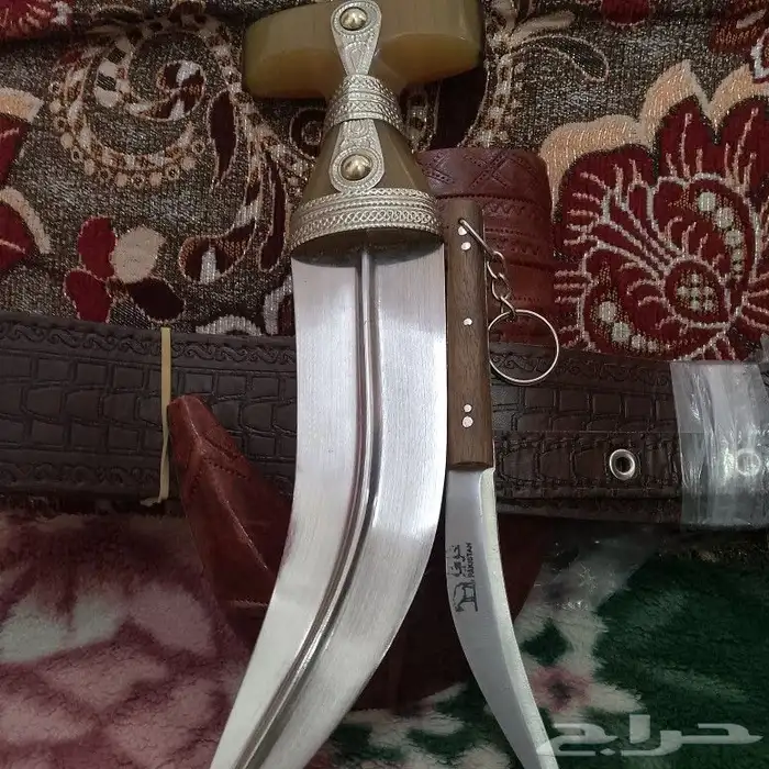جنبيه شبيه الزراف نظييفه جدا جدا لاتشطو من اي عذروب. 1