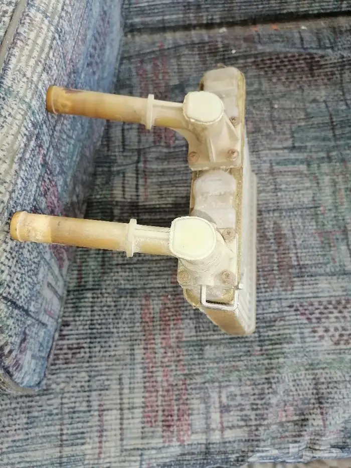 قطع غيار نيسان سيارة رياضيه وارد اليبان 98