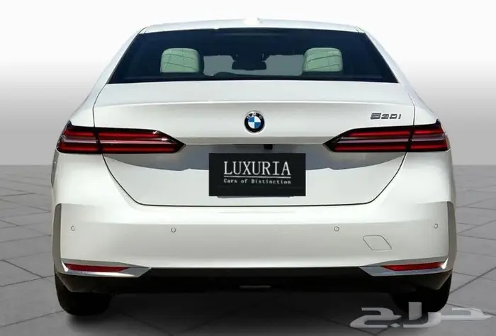 استأجر الآن BMW 5 Series 530i 2024 في دبي 2
