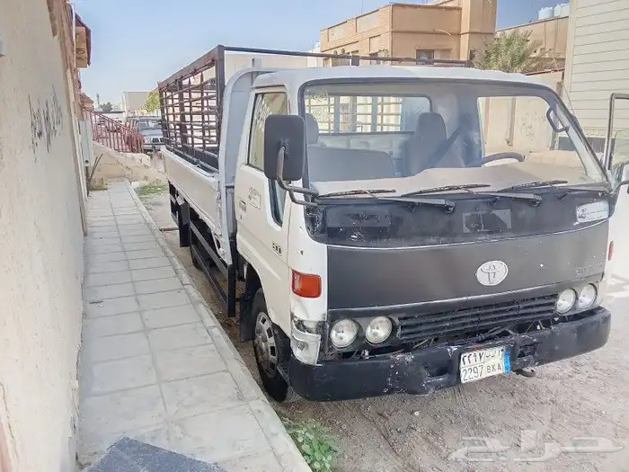 دينا تايوتا صندوق موديل 1998خمسه مسمار غماره كبيره 3