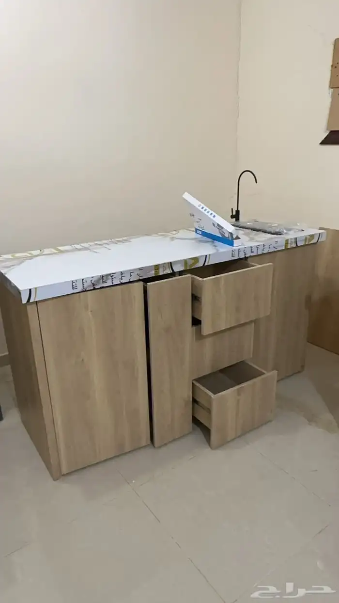 ركن كوفي و طاولة قهوه وتسريحات جاهزة وتفصيل بإسعار مناسبة 5