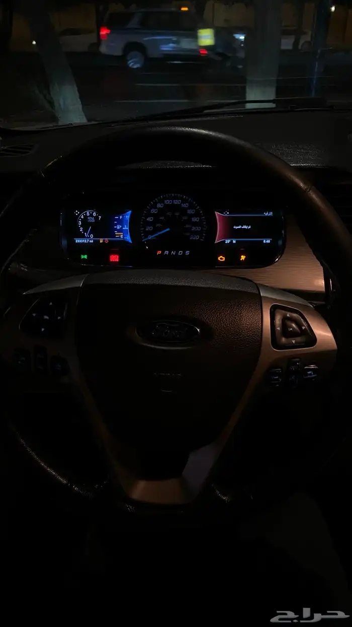 فورد تورس 2018 4سلندر نص فل فتحة لون رصاصي غامق لامع 3