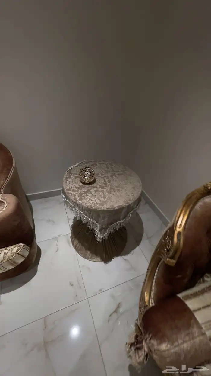 للبيع كنب رجال نظيف وجودة عالية 4