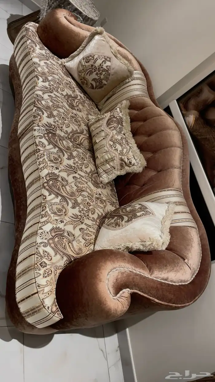 للبيع كنب رجال نظيف وجودة عالية 3