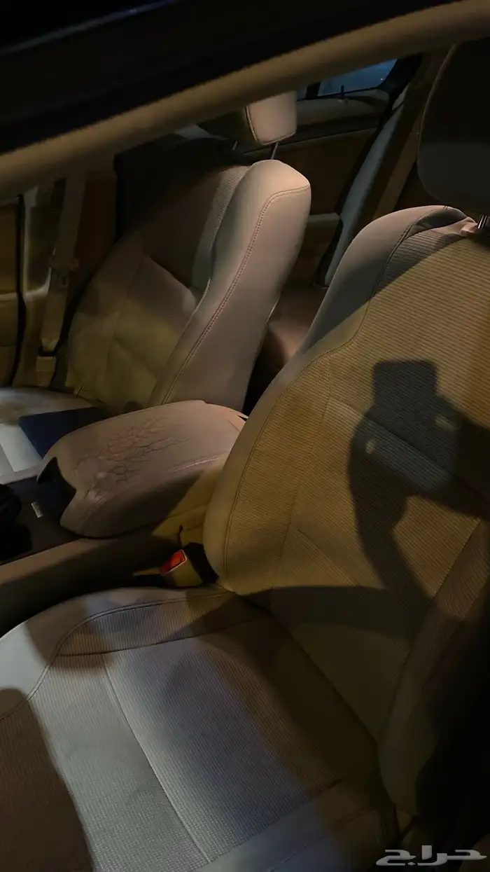 فورد تورس 2018 4سلندر نص فل فتحة لون رصاصي غامق لامع 10