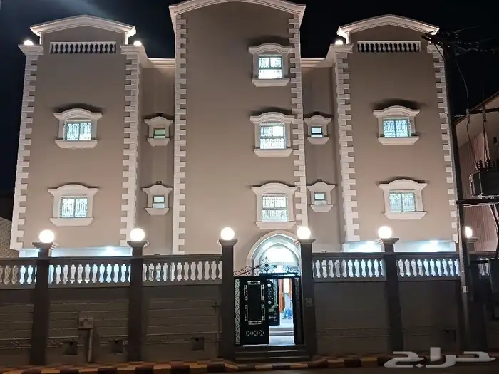 عماره للبيع بالكامل او شقق تمليك 0