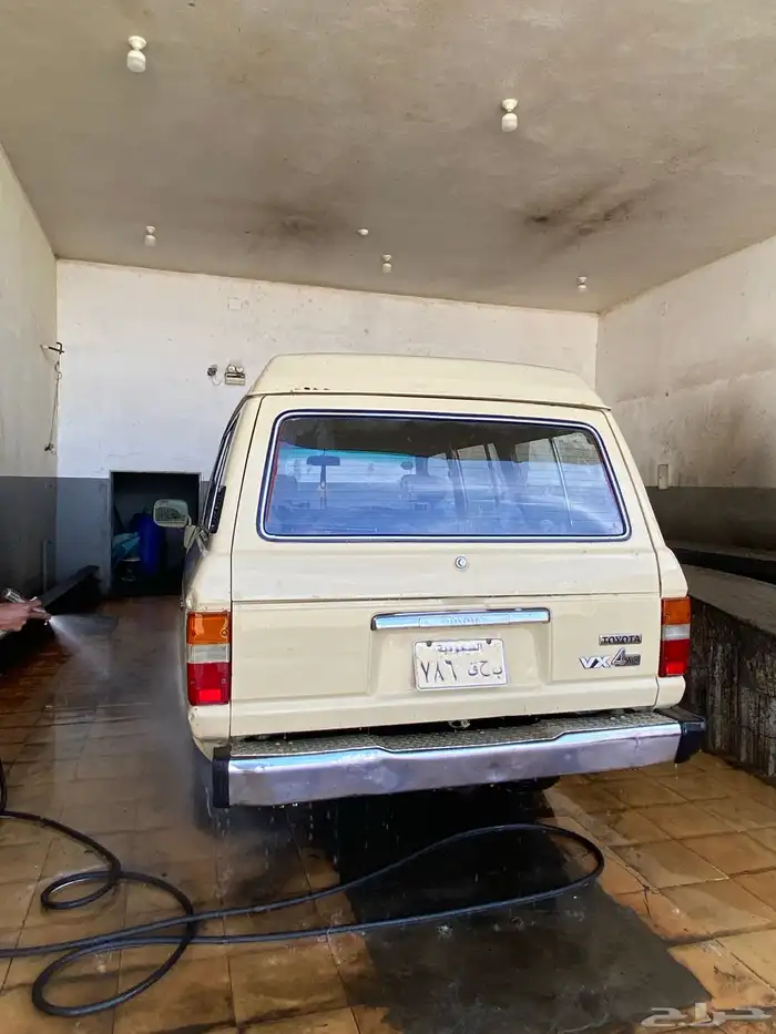 لاند كروزر 83 9