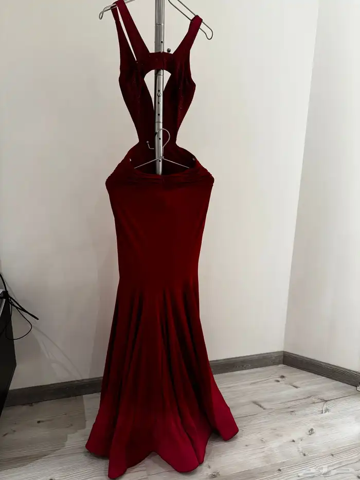 فستان ماركه sherri Hill احمر 3