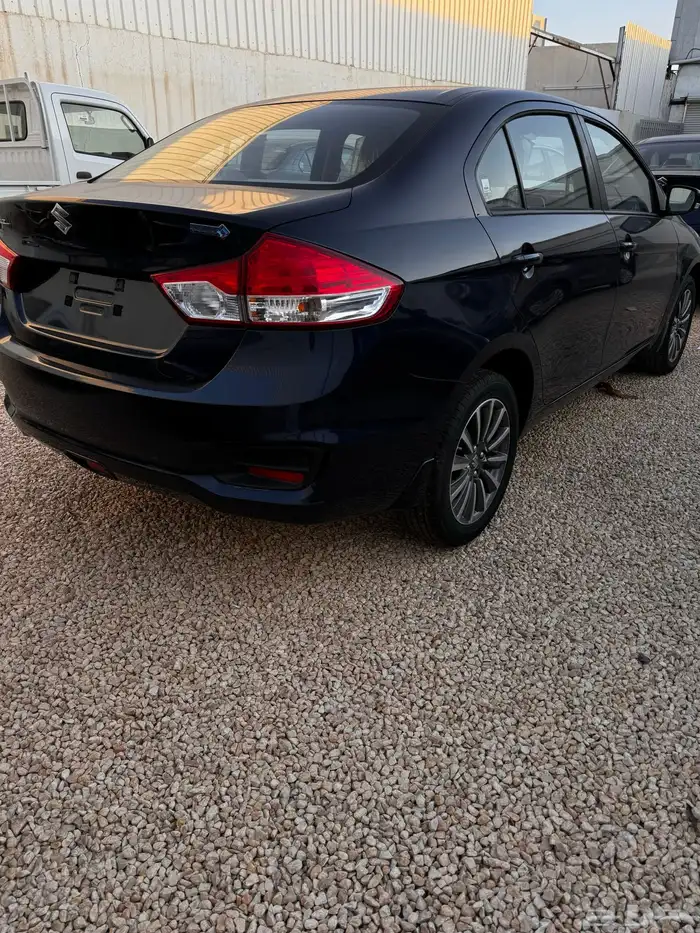 سوزوكي سياز 2025 3