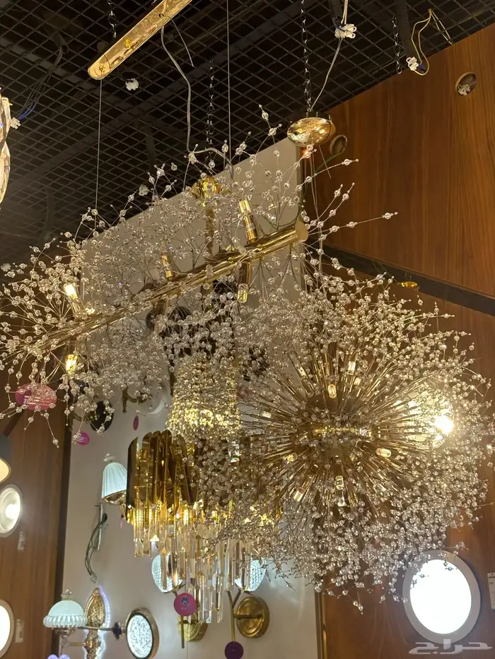 ثريات كريستال بانواع واشكال واحجام مختلفه 3