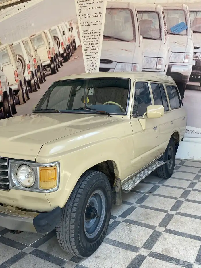 لاند كروزر 83 2