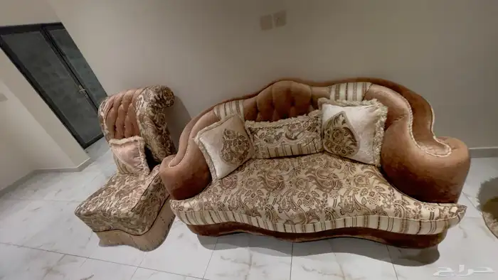 للبيع كنب رجال نظيف وجودة عالية 8