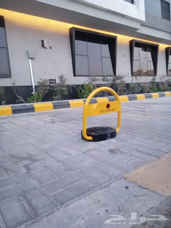 حاجز السيارات حاجز المواقف حامي المواقف 0