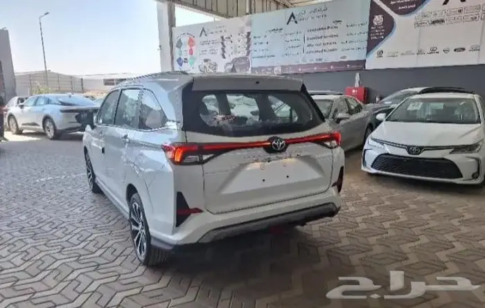 تويوتا فيلوز GLX بنزين 2024 10