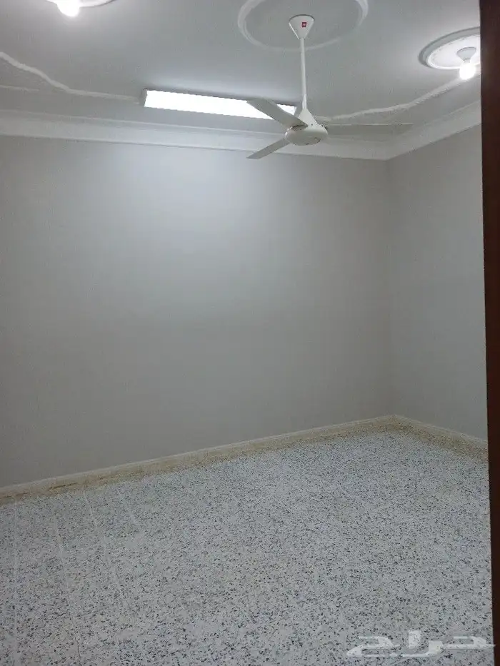 عماره للبيع بالكامل او شقق تمليك 11