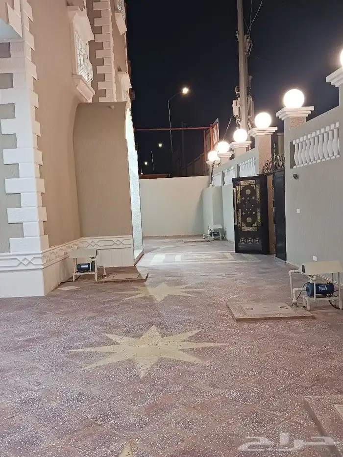 عماره للبيع بالكامل او شقق تمليك 1