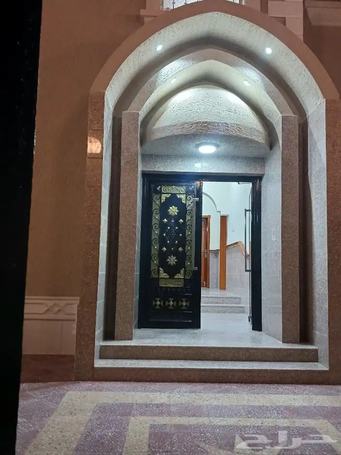 عماره للبيع بالكامل او شقق تمليك 2