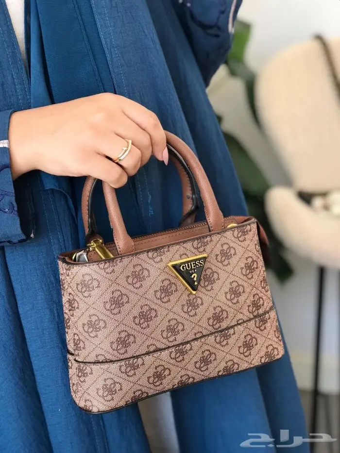 اكبر مجموعة شنط ماركة قيس جيس العالمية نفس اصلي درجة عاليه 15