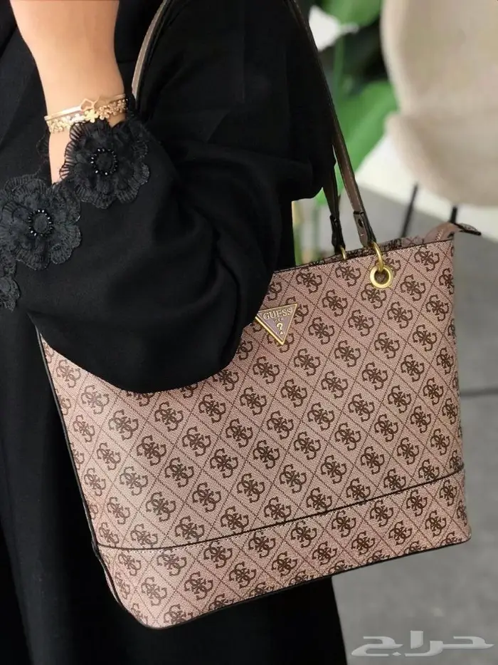 اكبر مجموعة شنط ماركة قيس جيس العالمية نفس اصلي درجة عاليه 30