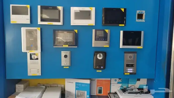 كاميرات مراقبه وسنترالات واجهزة بصمة وانتركوم 8