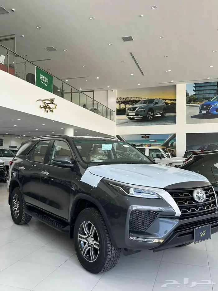 تويوتا فورشنر GX2 بنزين 4x4 موديل 2024 0