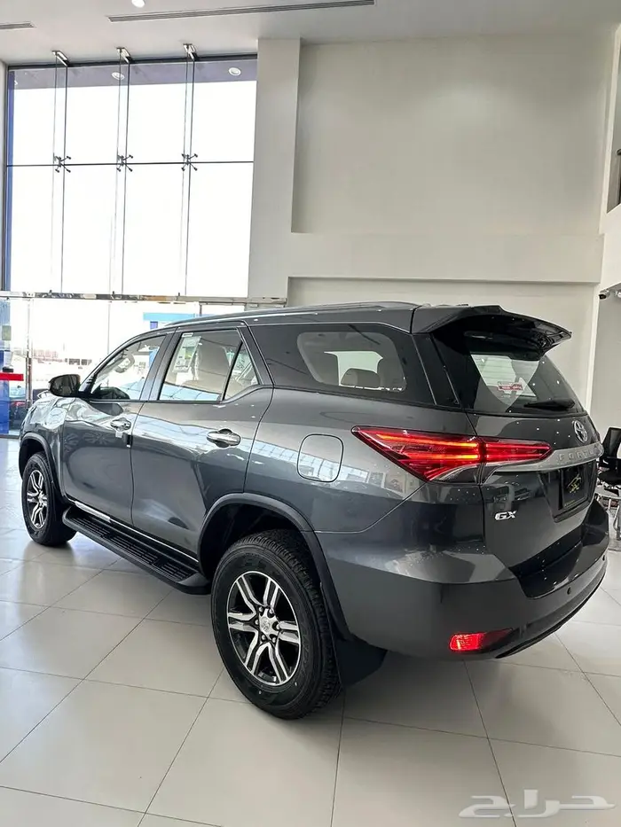 تويوتا فورشنر GX2 بنزين 4x4 موديل 2024 11