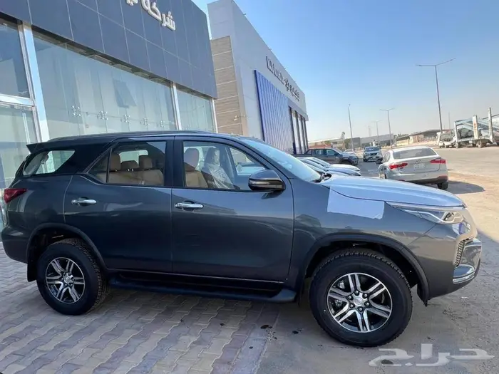 تويوتا فورشنر GX2 بنزين 4x4 موديل 2024 19