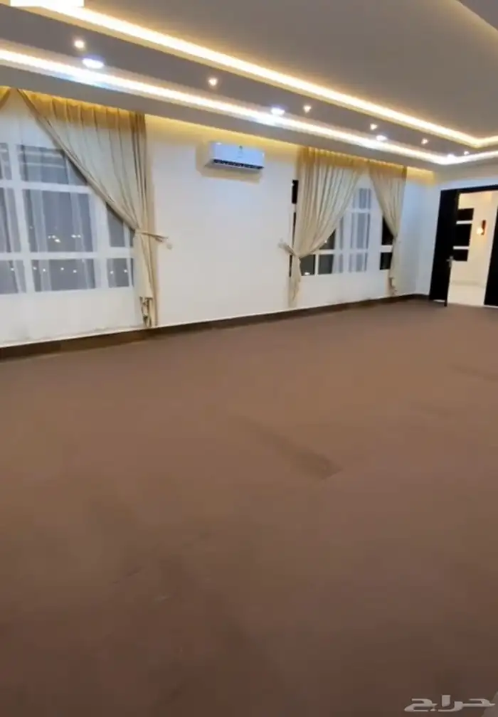 استراحة للبيع مساحة 2500 متر بصك 6