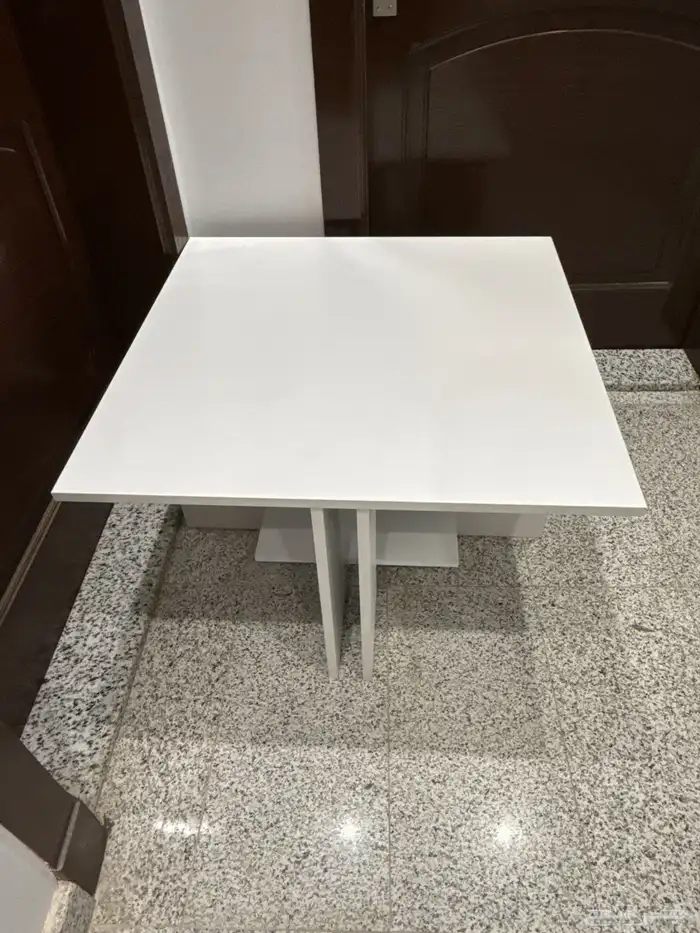 اثاث منزلي للبيع و مكنسه هيتاشي 2200 2