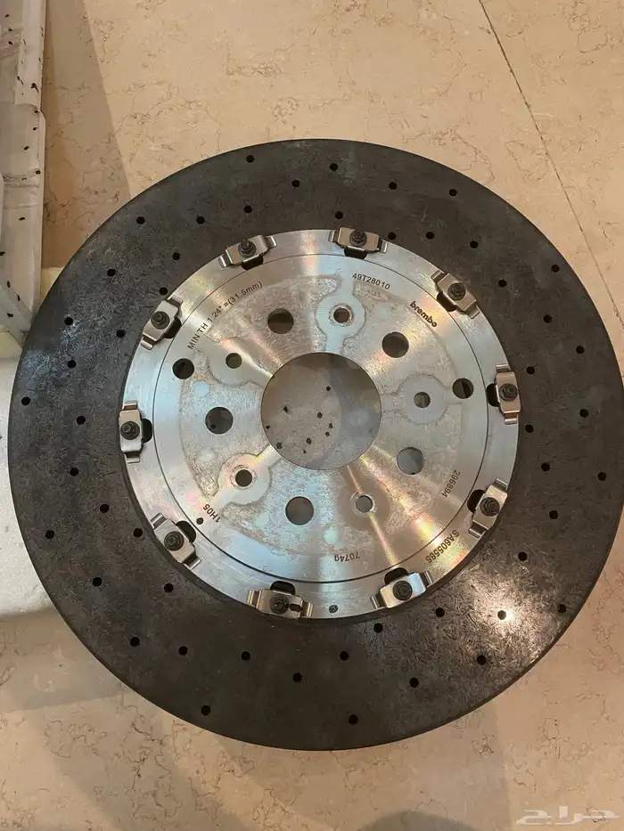 طقم هوبات اصلي كامل فيراري FF استخدام بسيط جدا لايذكر 1