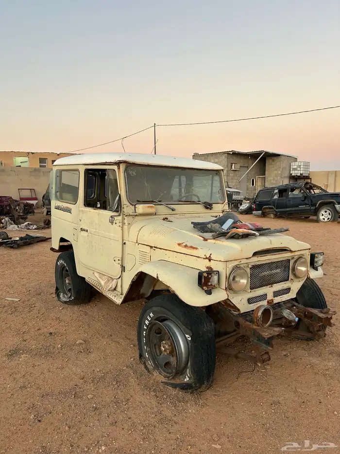 قطع غيار جيب تويوتا لاندكروزر ربع عشه مستعمل تشليح 1