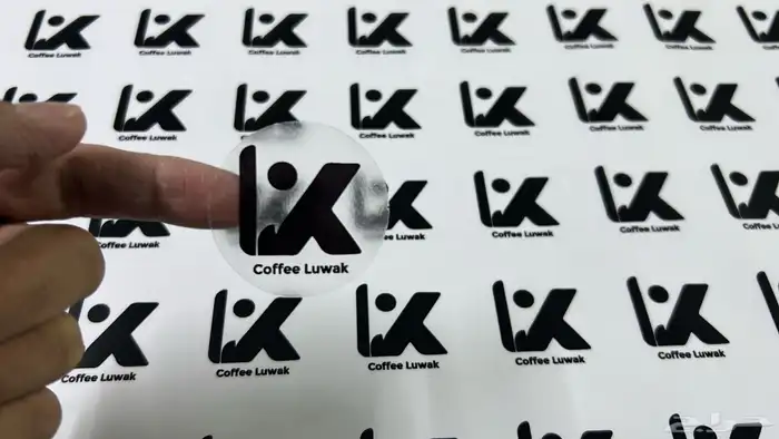 طباعة استيكرات لاصقة ومغناطيس 2