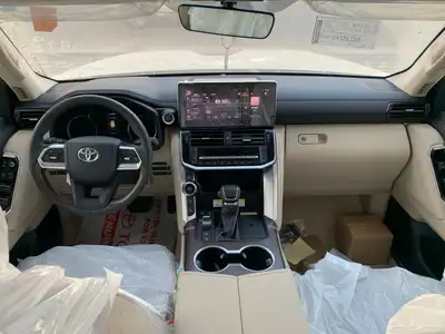 تويوتا لاندكروزر GXR 4بنزين 2024 5