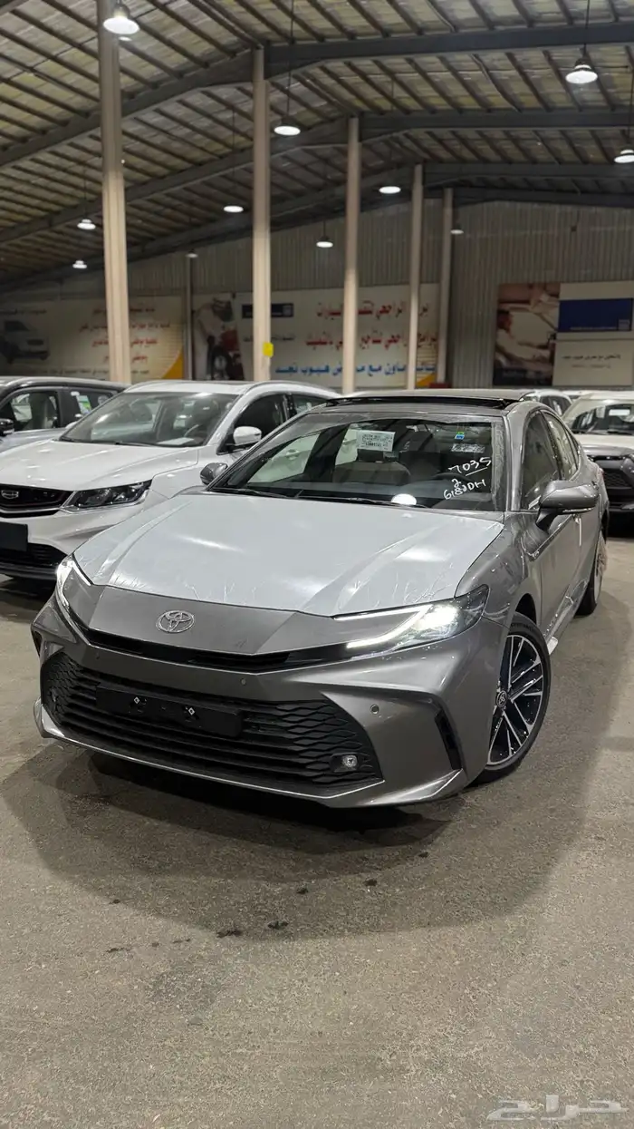 تويوتا كامري LE هايبرد 2025 سعودي تيتانيوم اصفار 0