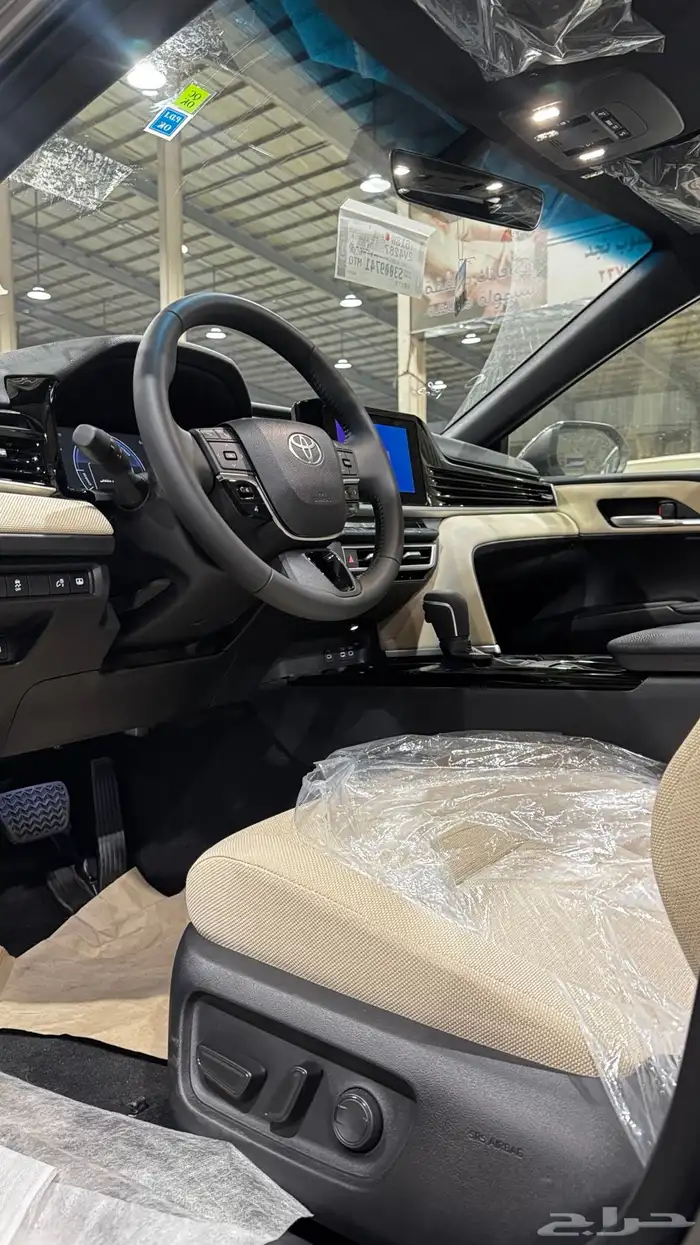 تويوتا كامري LE هايبرد 2025 سعودي تيتانيوم اصفار 7