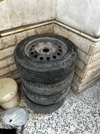 جنوط سوح مع كفرات النترا نظيفه جدا ولا يوجد ملاحظات 0