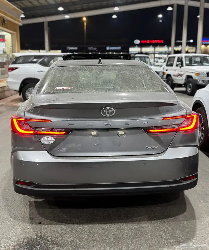 تويوتا كامري LE هايبرد 2025 سعودي تيتانيوم اصفار 6