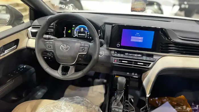 تويوتا كامري LE هايبرد 2025 سعودي تيتانيوم اصفار 11