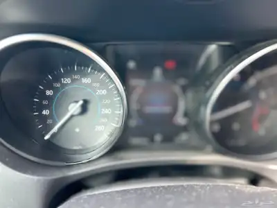جاكوار F Pace موديل 2018 5