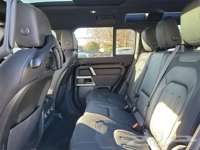 2022 Land Rover Defender 110 X-Dynamic SE 5