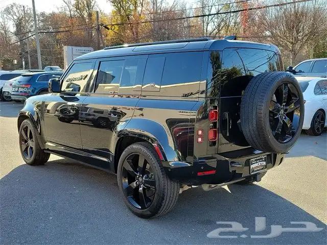 2022 Land Rover Defender 110 X-Dynamic SE 2
